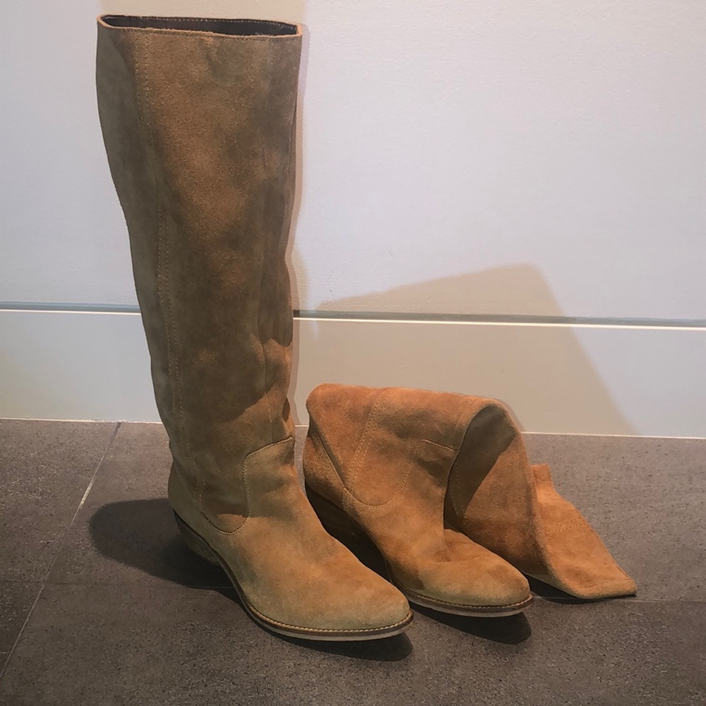 FALL READY Suede boots size 8, a golden camel color